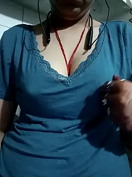 Snapshot of Avantika19 chatting on 04-08-26, 04:40 Avantika19 online show from 04-08-26, 04:40