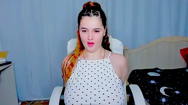 Snapshot of Nika_tailor chatting on 12-03-24, 10:17 Nika tailor online show from 12-03-24, 10:17