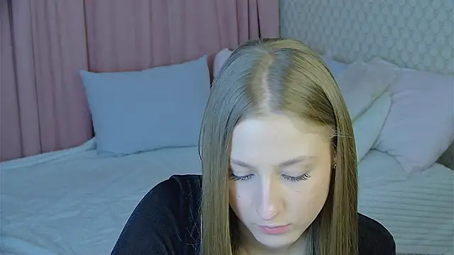 Snapshot of BritneyCruze chatting on 02-27-25, 11:10 BritneyCruze online show from 02-27-25, 11:10