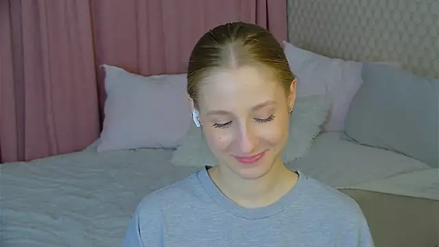 Snapshot of BritneyCruze chatting on 03-03-25, 02:59 BritneyCruze online show from 03-03-25, 02:59