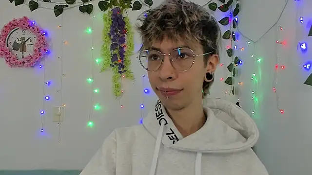  Jakke online show from 02-02-25, 06:31