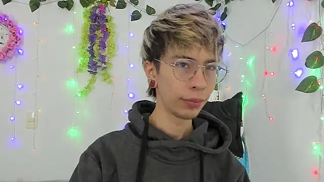  Jakke online show from 02-04-25, 08:28