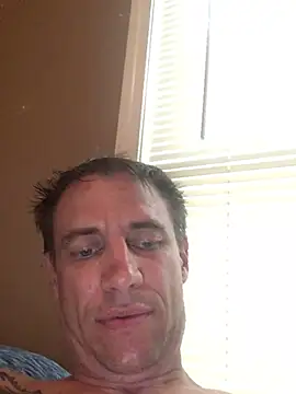 Snapshot of Highfrog1 chatting on 06-24-26, 04:06 Highfrog1 online show from 06-24-26, 04:06