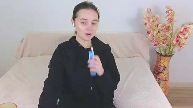 Snapshot of Ellie_Sunset chatting on 02-25-25, 09:09 Ellie Sunset online show from 02-25-25, 09:09