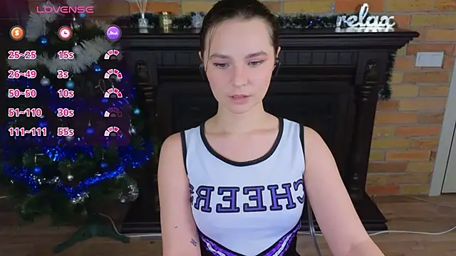 Snapshot of Ellie_Sunset chatting on 01-12-26, 02:11 Ellie Sunset online show from 01-12-26, 02:11