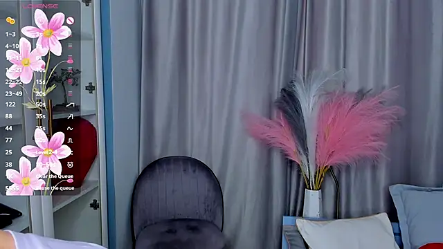 OdetteHarwick online show from 09-27-25, 08:19