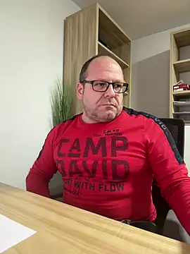 coupleLatinaLovers online show from 12-13-24, 06:05