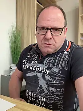 coupleLatinaLovers online show from 02-21-25, 08:51