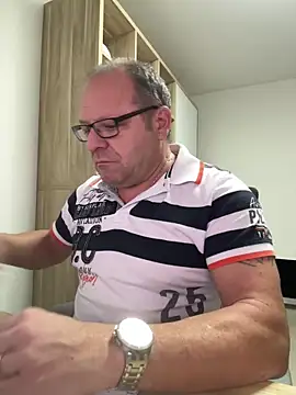 coupleLatinaLovers online show from 11-14-25, 06:23