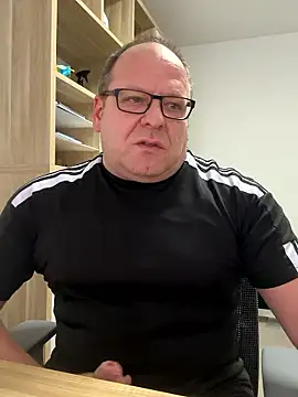 coupleLatinaLovers online show from 01-14-26, 08:31