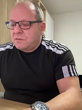 coupleLatinaLovers online show from 02-18-26, 07:26