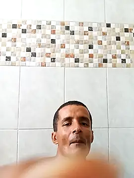 Snapshot of morenogato100 chatting on 11-16-25, 01:17 morenogato100 online show from 11-16-25, 01:17