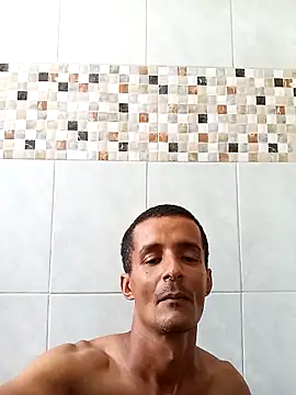 Snapshot of morenogato100 chatting on 12-21-25, 03:08 morenogato100 online show from 12-21-25, 03:08