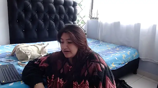 Snapshot of _69HONRY chatting on 02-08-25, 01:33 69HONRY online show from 02-08-25, 01:33