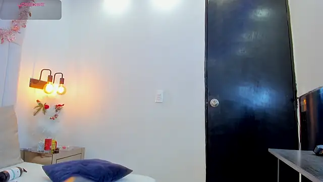 Snapshot of chloe_zulay chatting on 12-16-25, 03:11 chloe zulay online show from 12-16-25, 03:11