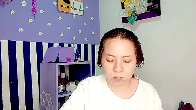 PetiteIvoryQueen19 online show from 06-03-26, 05:32