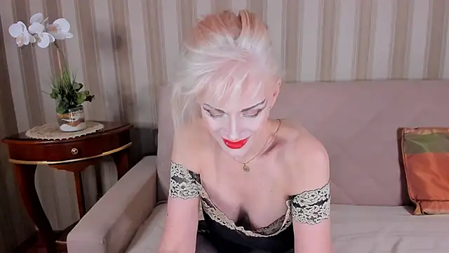 Snapshot of Rita_Farel chatting on 01-11-25, 11:24 Rita Farel online show from 01-11-25, 11:24
