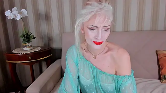 Snapshot of Rita_Farel chatting on 02-06-25, 02:44 Rita Farel online show from 02-06-25, 02:44