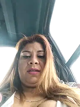 Laura-Hernandez online show from 03-17-25, 03:40