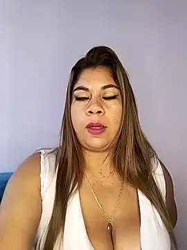 Laura-Hernandez online show from 10-16-25, 02:29