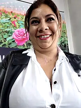 Laura-Hernandez online show from 04-07-26, 02:50