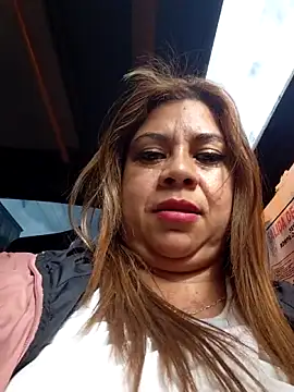 Laura-Hernandez online show from 06-27-26, 08:36
