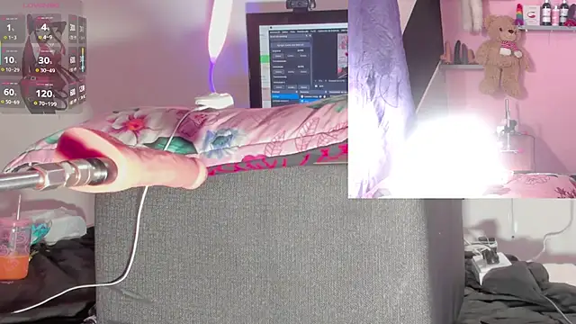 Snapshot of kira_touka chatting on 11-27-25, 03:08 kira touka online show from 11-27-25, 03:08