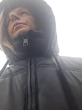 Snapshot of YourJuliena chatting on 01-12-25, 12:23 YourJuliena online show from 01-12-25, 12:23