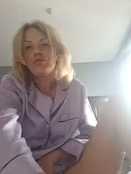 Snapshot of YourJuliena chatting on 03-02-25, 04:28 YourJuliena online show from 03-02-25, 04:28