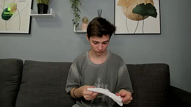 Viego Pattel online show from 10-17-25, 04:20