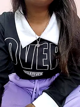 Snapshot of Ananya_34 chatting on 02-02-25, 03:43 Ananya 34 online show from 02-02-25, 03:43