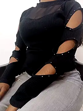 Snapshot of Ananya_34 chatting on 03-04-25, 09:51 Ananya 34 online show from 03-04-25, 09:51
