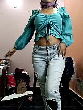 Snapshot of Ananya_34 chatting on 03-05-25, 10:00 Ananya 34 online show from 03-05-25, 10:00