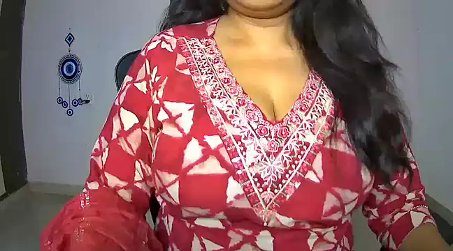 Snapshot of Swetaa_ chatting on 03-15-25, 11:08 Swetaa online show from 03-15-25, 11:08
