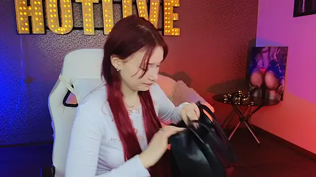 Snapshot of Eridabytrend chatting on 02-10-25, 12:18 Eridabytrend online show from 02-10-25, 12:18