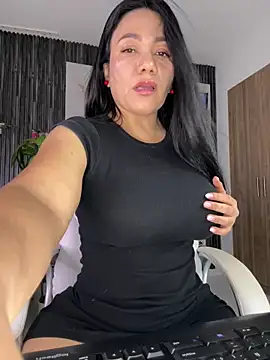 Snapshot of Abril10_ chatting on 05-22-26, 02:22 Abril10 online show from 05-22-26, 02:22