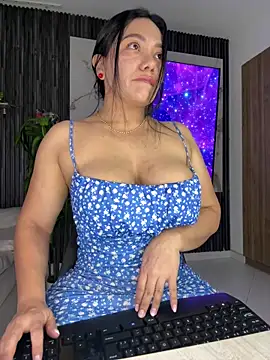 Snapshot of Abril10_ chatting on 05-25-26, 03:18 Abril10 online show from 05-25-26, 03:18