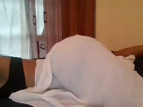 Snapshot of lisa_larry88 chatting on 12-25-24, 03:50 lisa larry88 online show from 12-25-24, 03:50