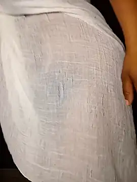 Snapshot of lisa_larry88 chatting on 02-01-26, 04:11 lisa larry88 online show from 02-01-26, 04:11