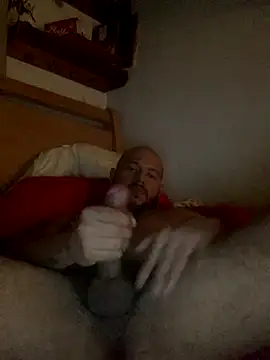 Snapshot of kioluy chatting on 12-17-25, 04:40 kioluy online show from 12-17-25, 04:40