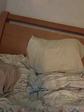 Snapshot of kioluy chatting on 01-11-26, 11:21 kioluy online show from 01-11-26, 11:21