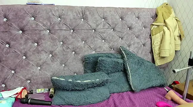 Snapshot of VALENTINA3x chatting on 03-19-25, 06:14 VALENTINA3x online show from 03-19-25, 06:14