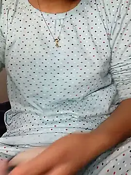 Snapshot of Nadia-2 chatting on 12-26-24, 12:38 Nadia-2 online show from 12-26-24, 12:38