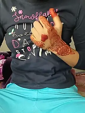 Snapshot of Nadia-2 chatting on 01-02-25, 02:33 Nadia-2 online show from 01-02-25, 02:33