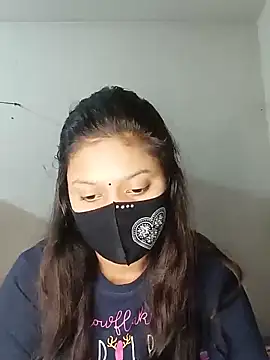 Snapshot of Nadia-2 chatting on 01-05-25, 05:51 Nadia-2 online show from 01-05-25, 05:51