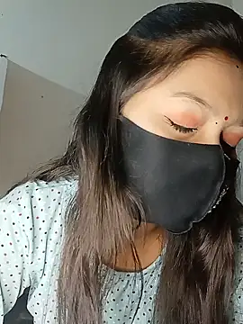 Snapshot of Nadia-2 chatting on 01-08-25, 12:05 Nadia-2 online show from 01-08-25, 12:05