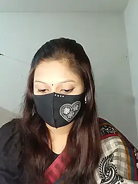 Snapshot of Nadia-2 chatting on 02-05-25, 06:37 Nadia-2 online show from 02-05-25, 06:37