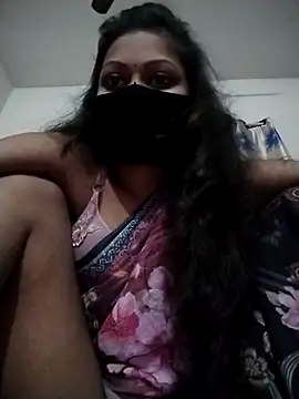 Snapshot of Nadia-2 chatting on 12-17-25, 12:22 Nadia-2 online show from 12-17-25, 12:22