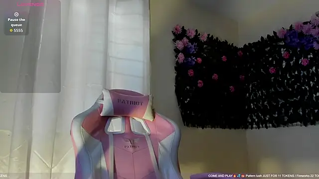 sweetieandjuicyy online show from 06-18-26, 08:46
