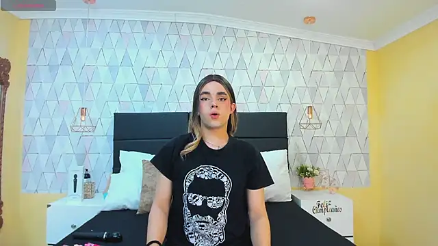 JustinePerry online show from 10-20-25, 03:40